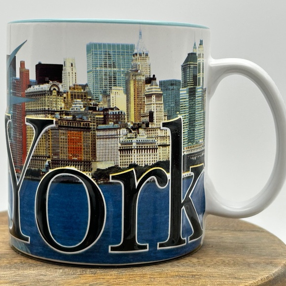 Statue of Liberty 2014 Souvenir Mug, New York Skyline, Ceramic 3-D Embossed EUC - Picture 4 of 6